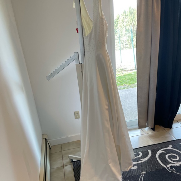 WEDDING DRESS - HOUSE OF BIANCHI - SIZE 10 - Picture 2 of 8